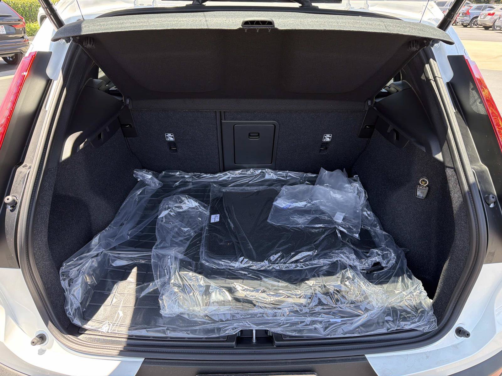 New 2026 Volvo XC40 B5 Ultra w/ Climate Package AWD/4WD image 18