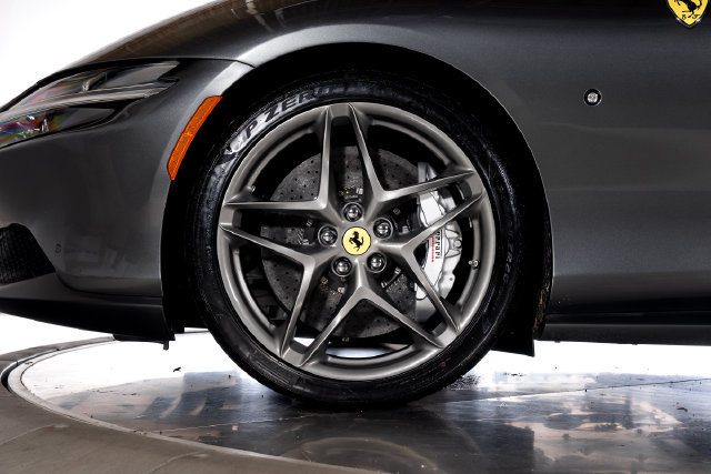 Certified 2026 Ferrari Roma Spider RWD image 17