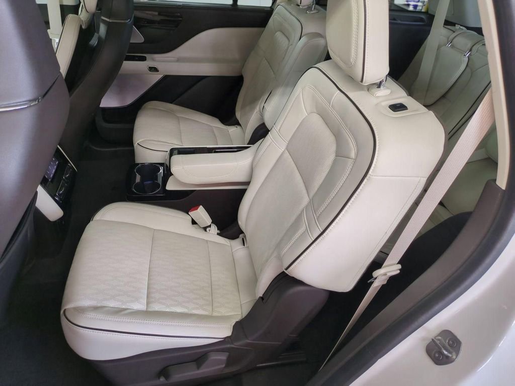 Certified 2023 Lincoln Aviator Black Label w/ Dynamic Handling Package image 27