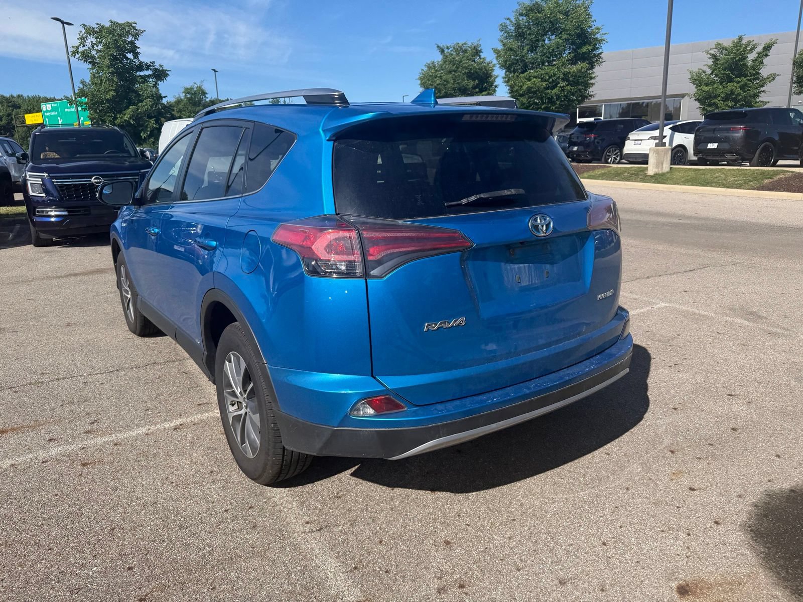 Used 2018 Toyota RAV4 LE AWD/4WD image 7