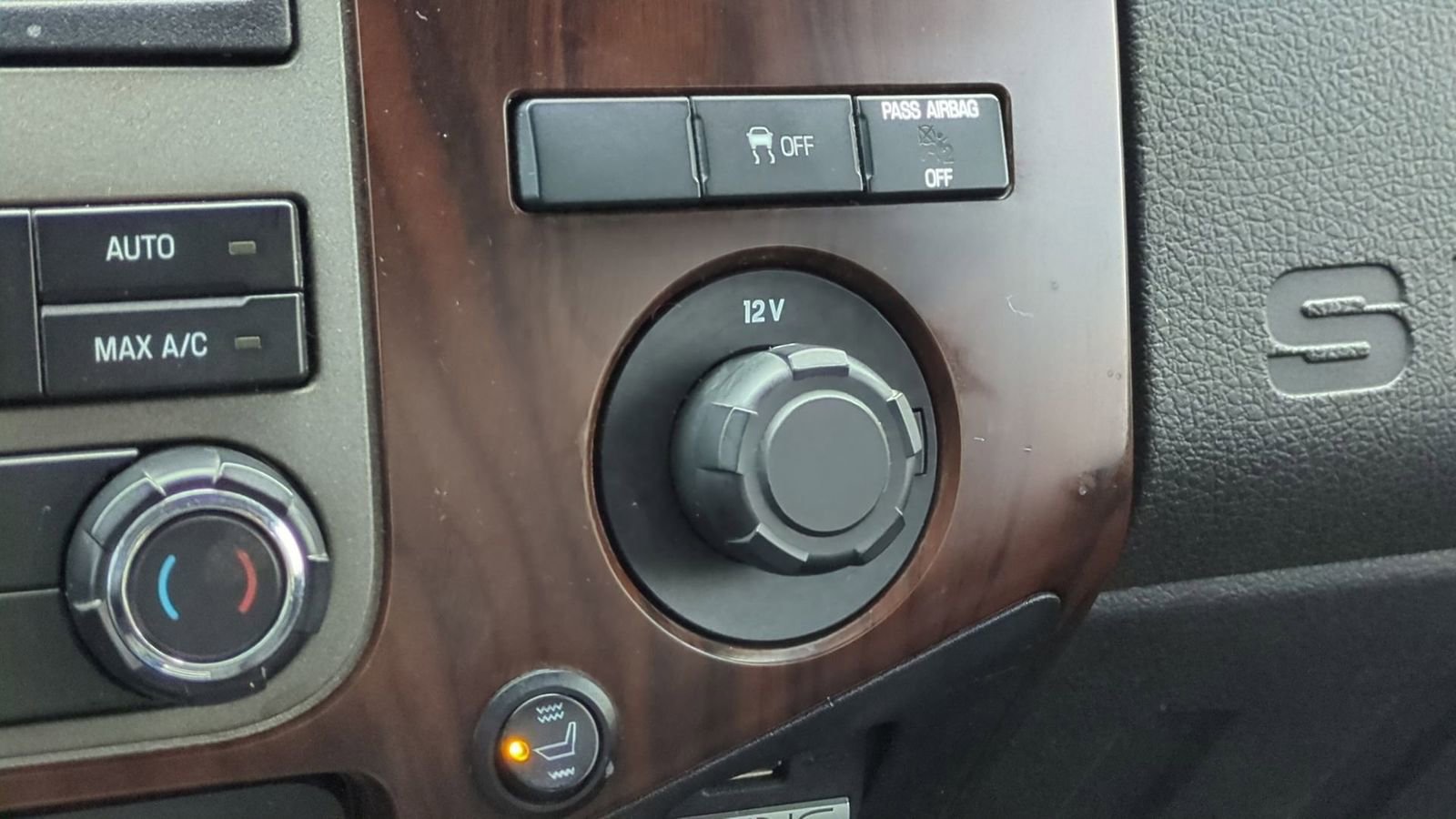 Used 2012 Ford F350 Lariat w/ Chrome Pkg image 28