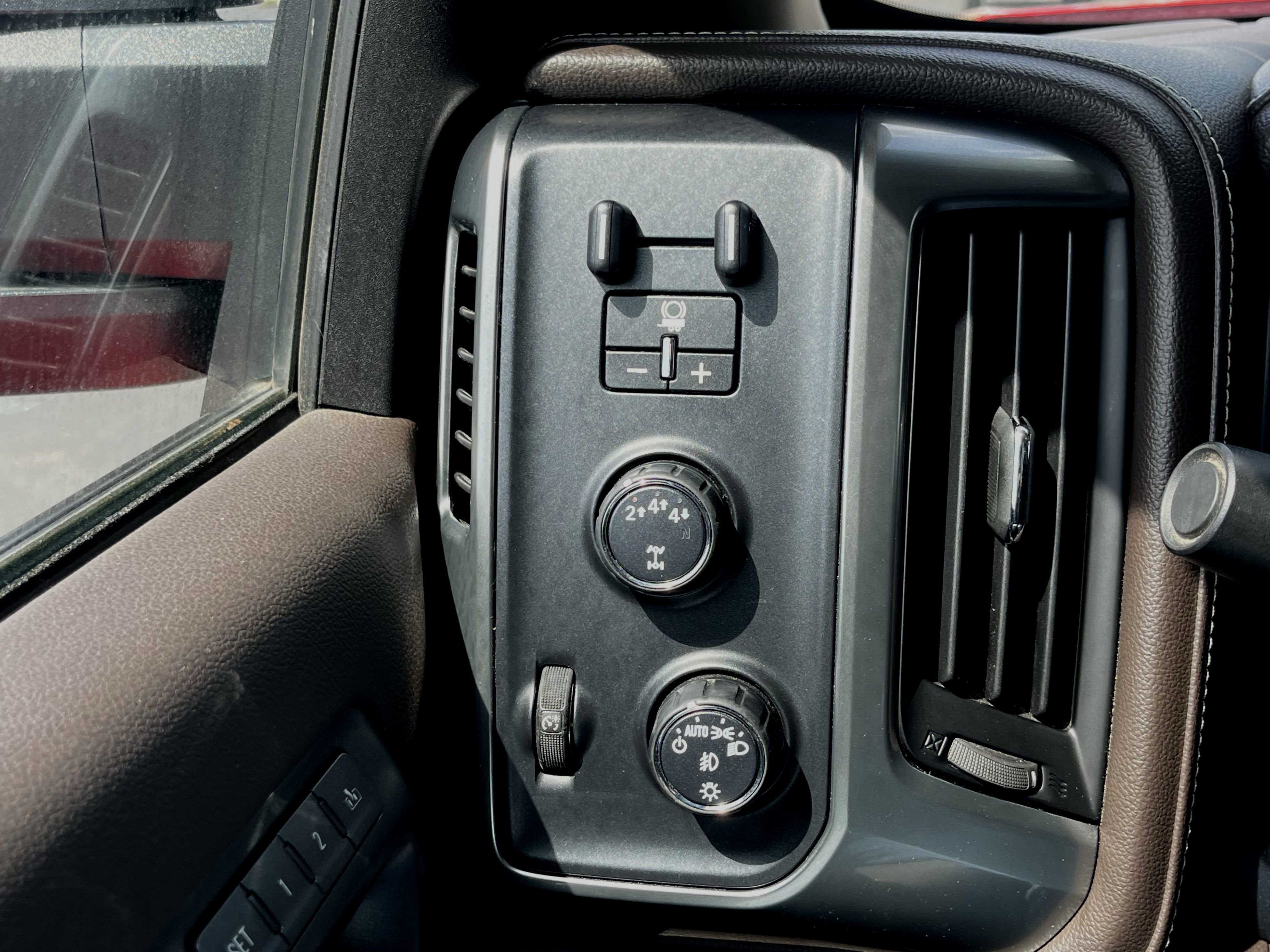 Used 2017 Chevrolet Silverado 2500 LTZ w/ Duramax Plus Package image 6