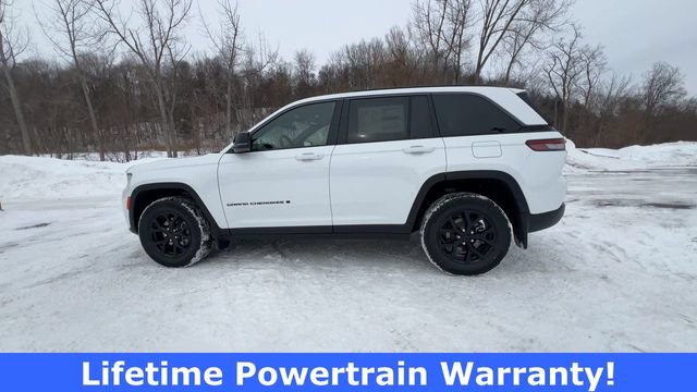 Used 2026 Jeep Grand Cherokee Altitude AWD/4WD image 5