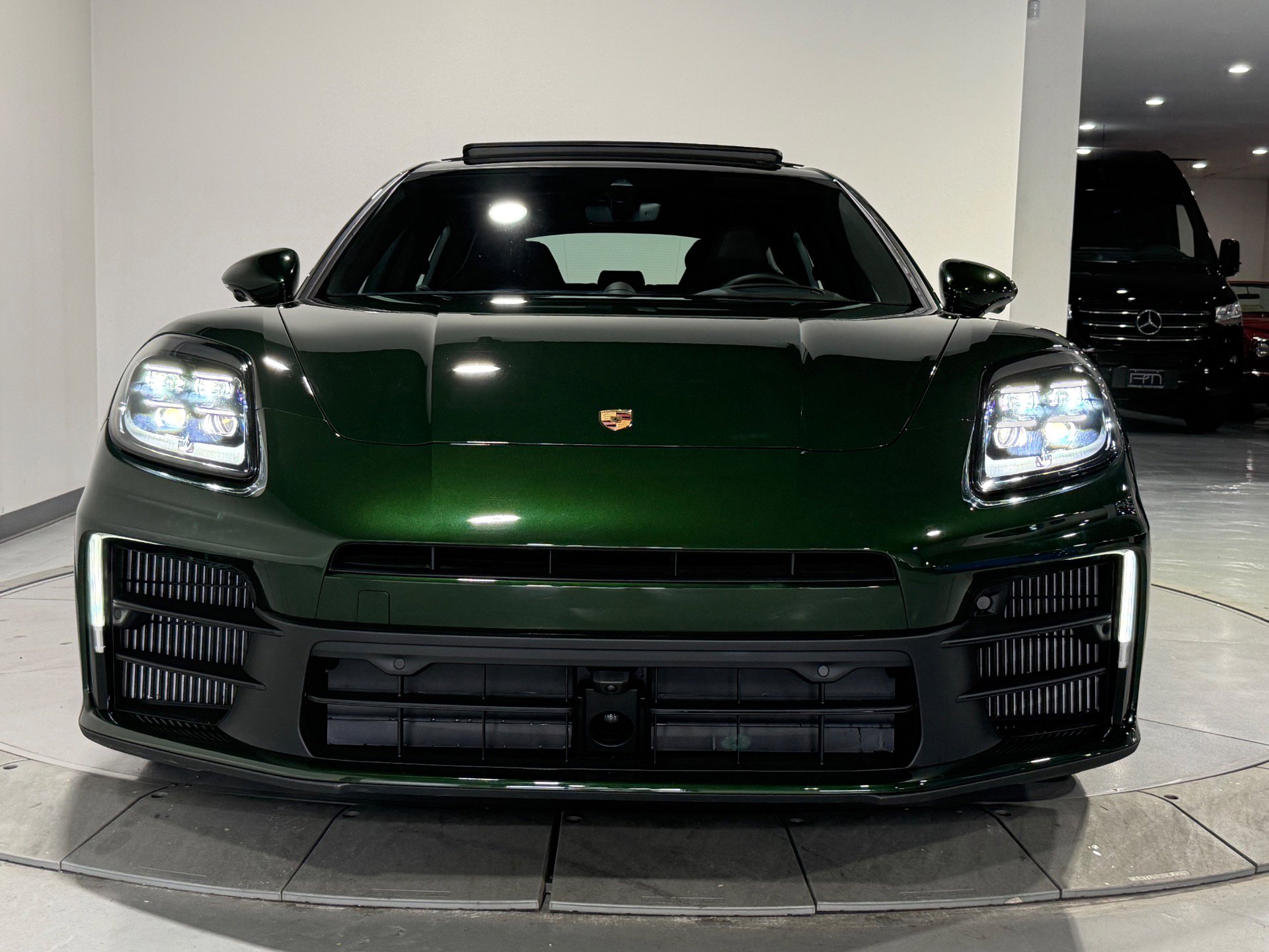 Used 2025 Porsche Panamera 4 image 8