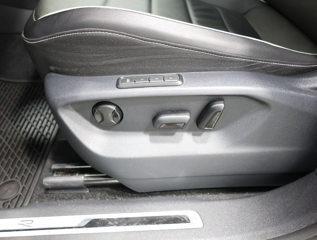 Used 2024 Volkswagen Tiguan SEL R-Line AWD/4WD image 14