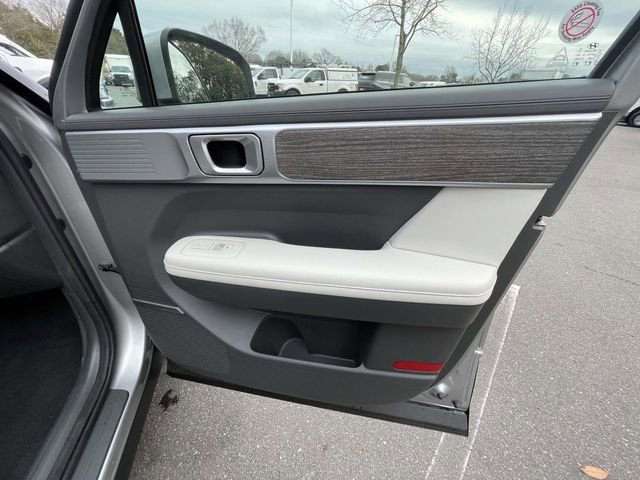 Used 2025 Hyundai Santa Fe Limited image 39