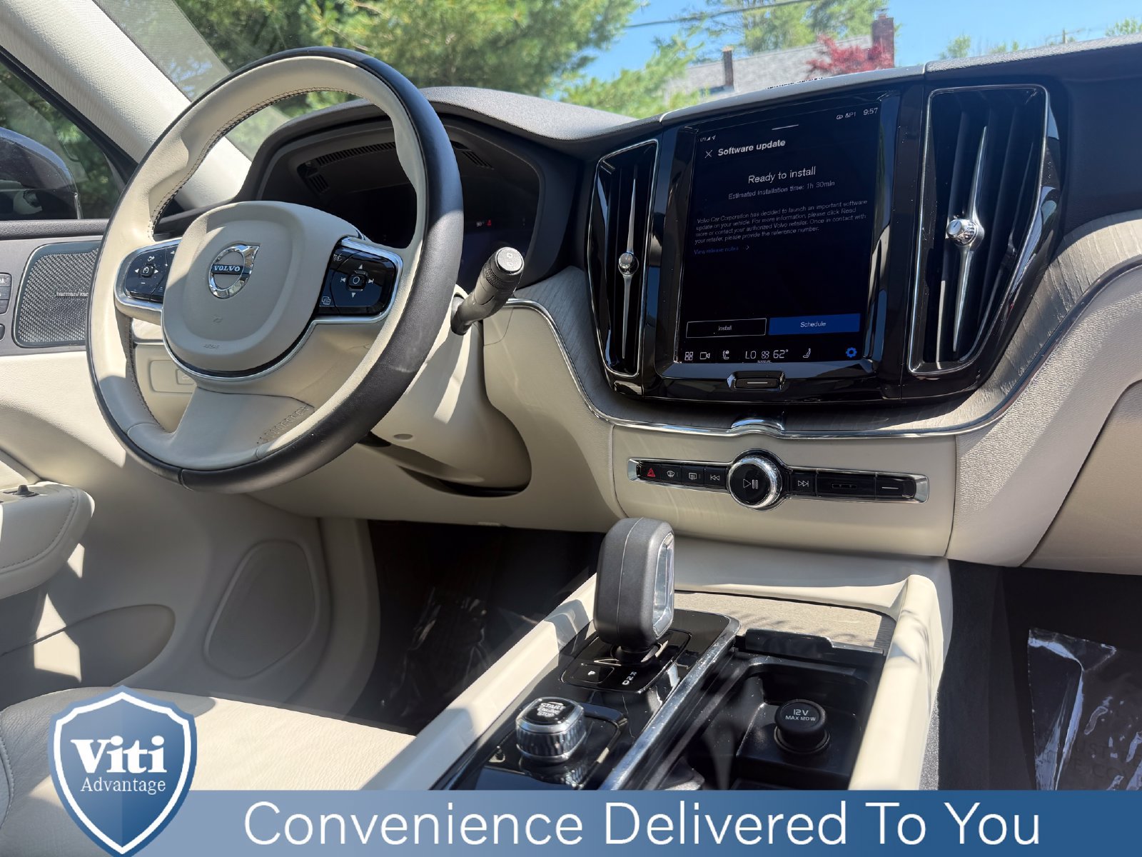 Certified 2023 Volvo XC60 B5 Plus AWD/4WD image 32