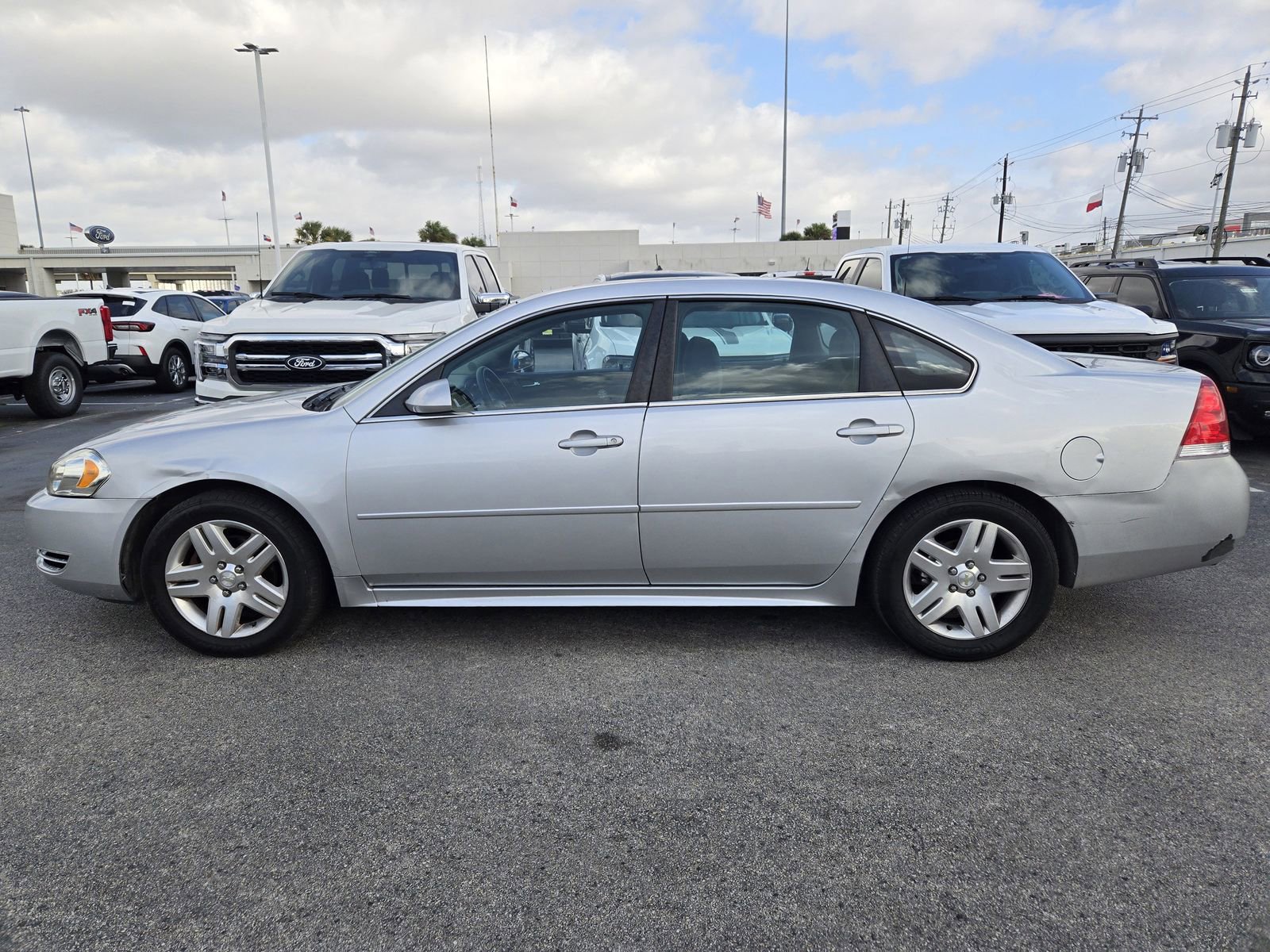 Used 2013 Chevrolet Impala LT w/ LT Sunroof Package image 4