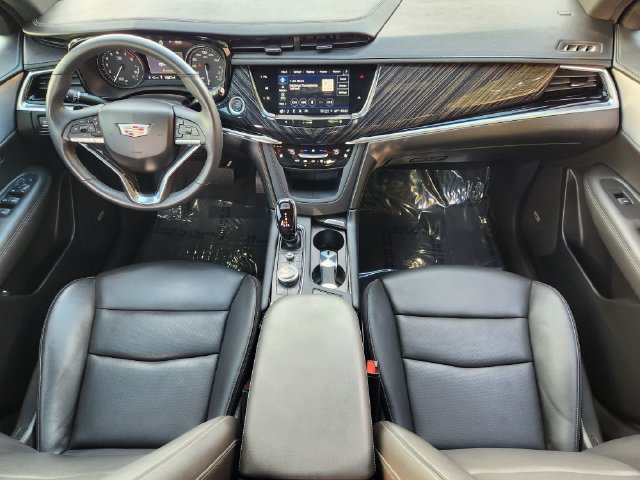 Used 2025 Cadillac XT6 Premium Luxury w/ Technology Package FWD image 28