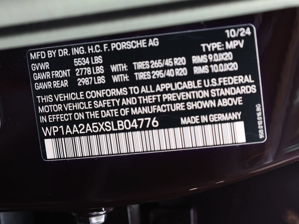 Used 2025 Porsche Macan Turbo AWD/4WD image 43