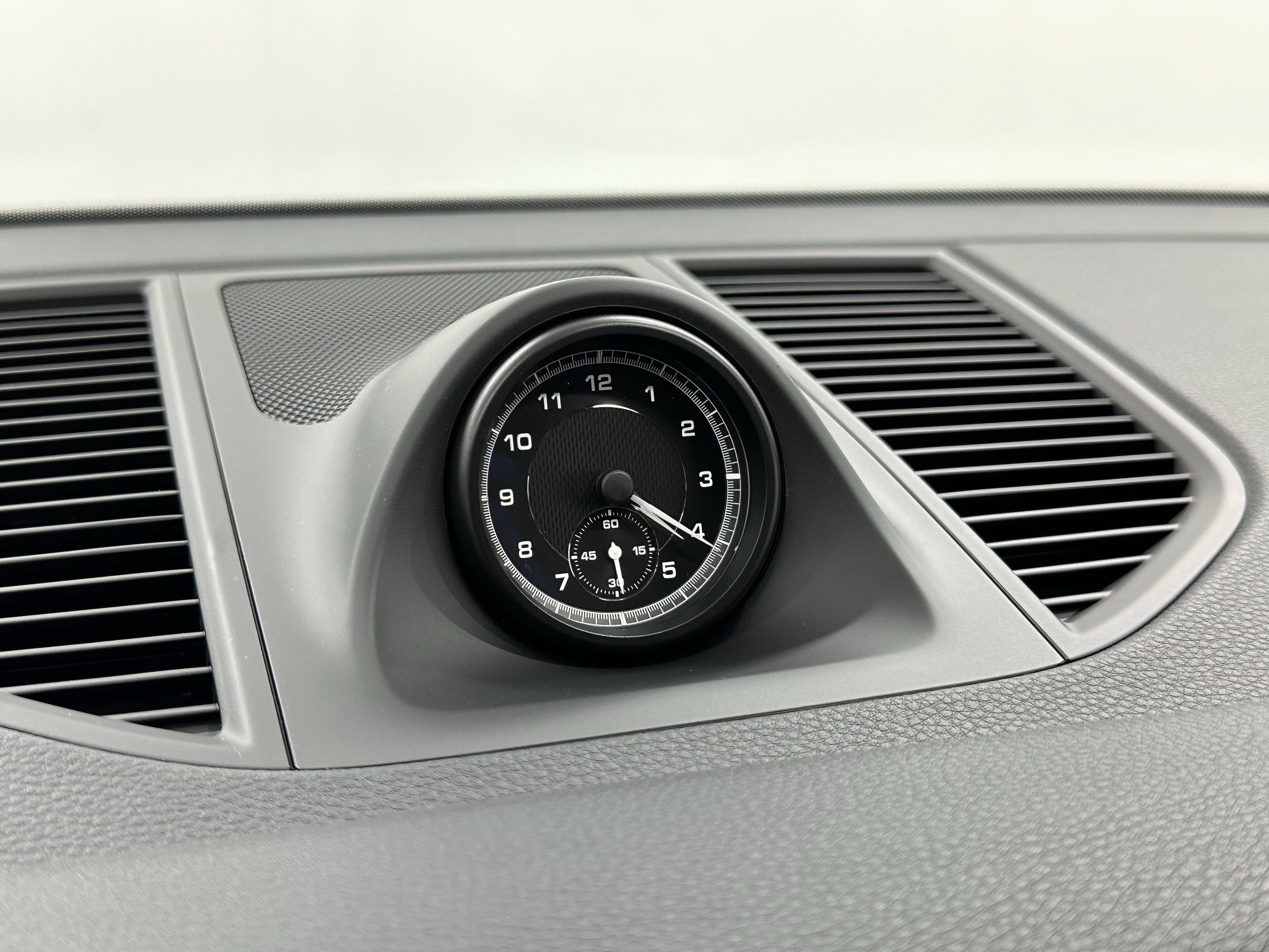 Certified 2025 Porsche Macan image 51