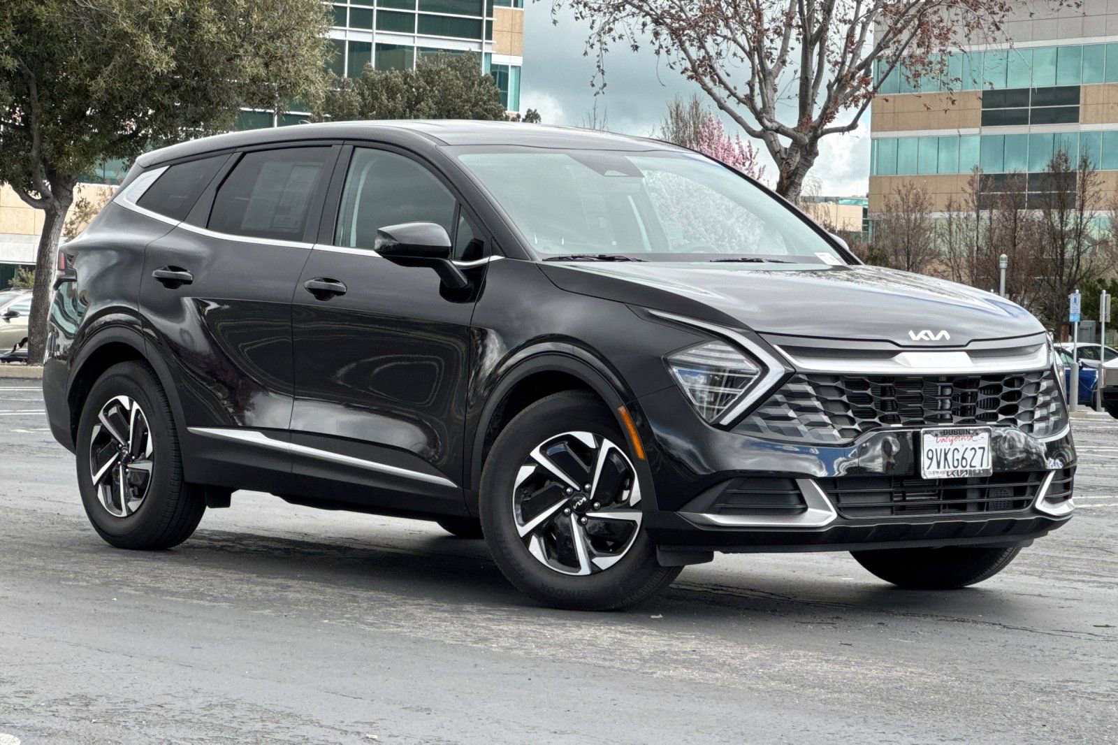 Certified 2025 Kia Sportage LX image 2