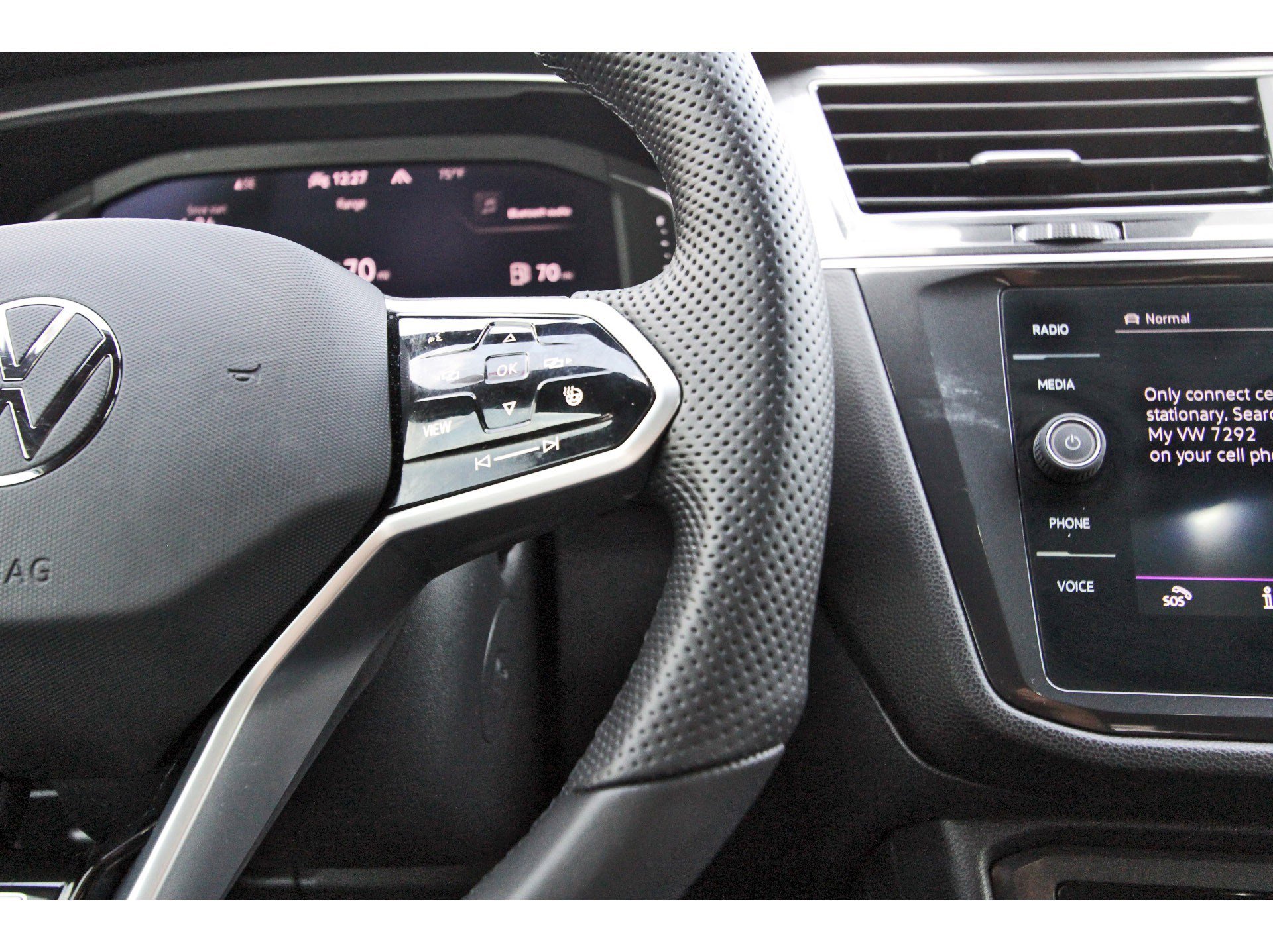 Used 2022 Volkswagen Tiguan SEL R-Line image 18