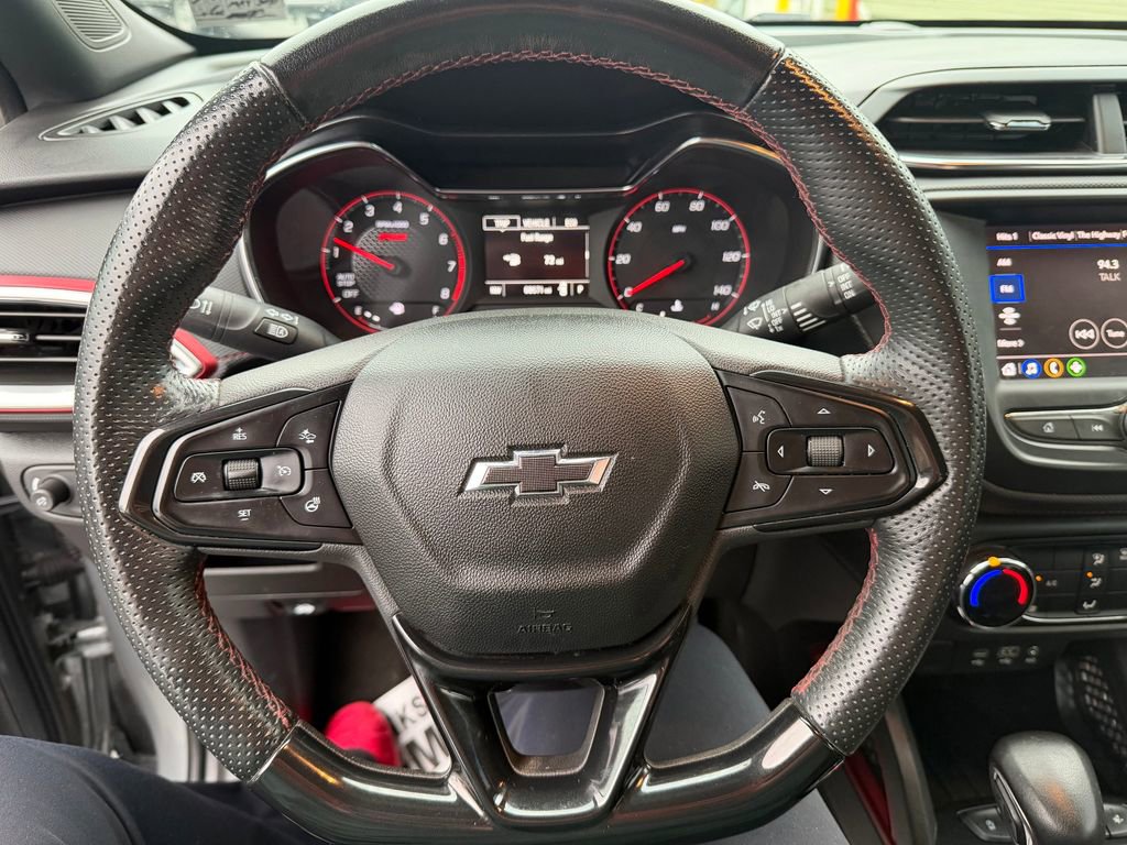 Used 2023 Chevrolet TrailBlazer RS FWD image 15