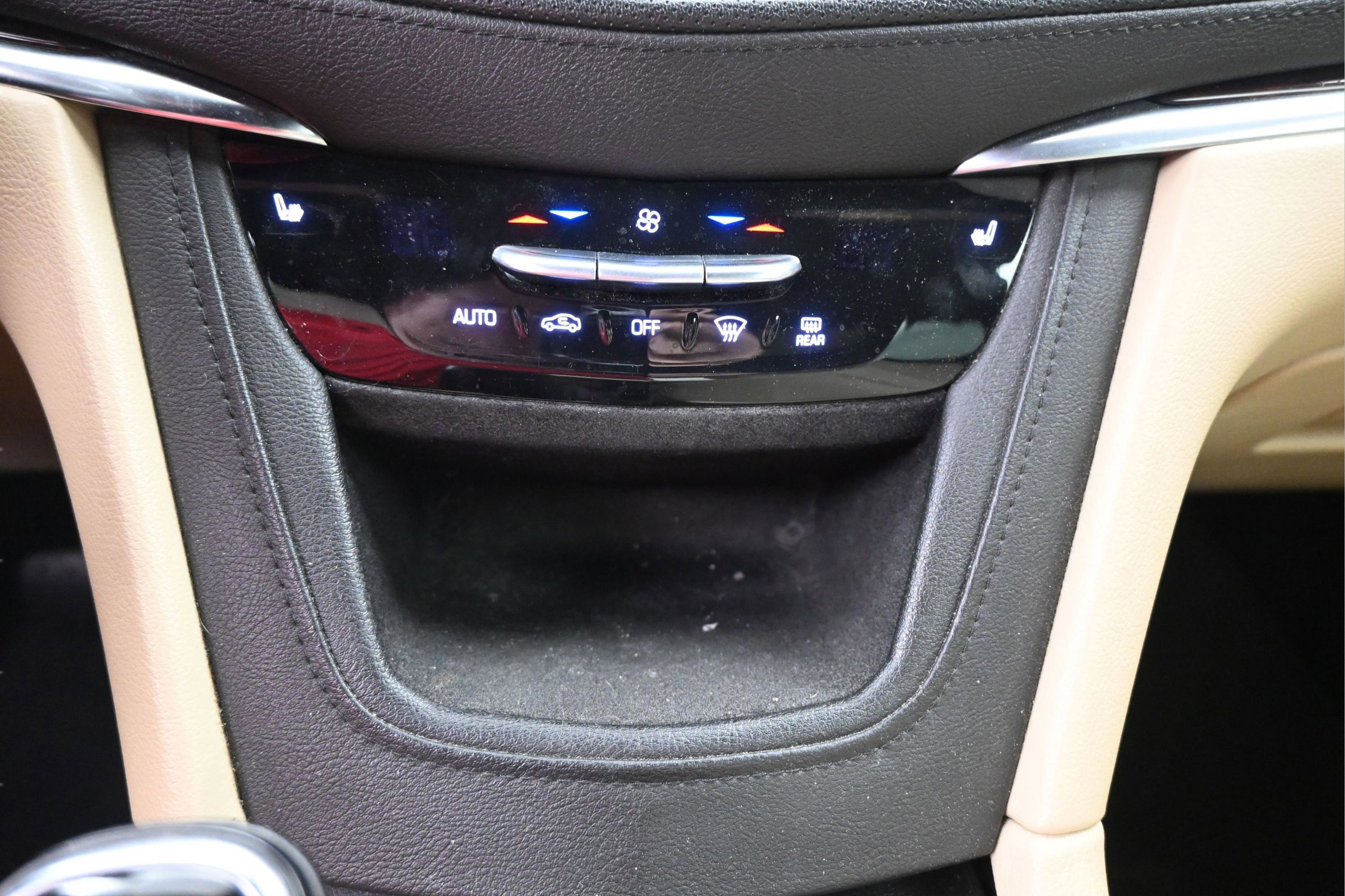 Used 2018 Cadillac XT5 Luxury w/ Driver Awareness Package FWD image 29