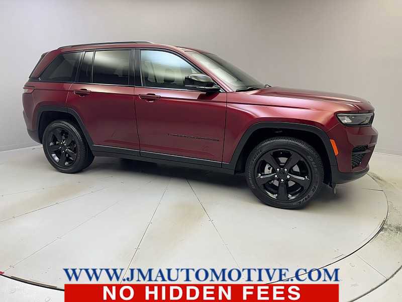 Used 2023 Jeep Grand Cherokee Altitude AWD/4WD image 7