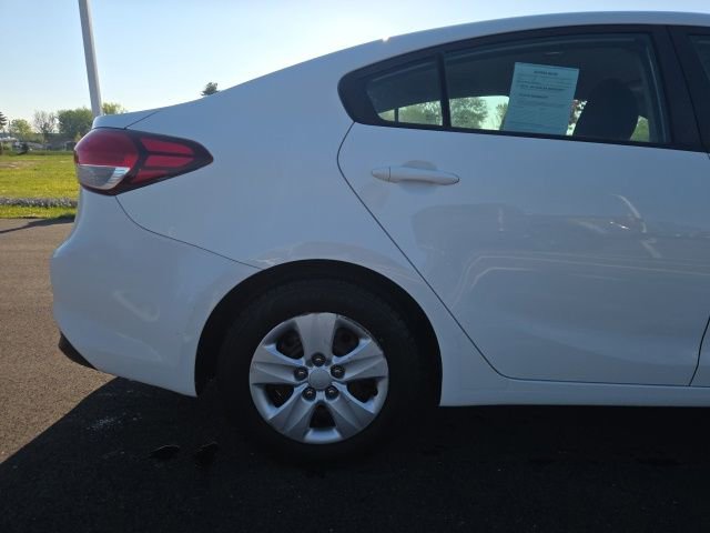 Used 2017 Kia Forte LX image 7
