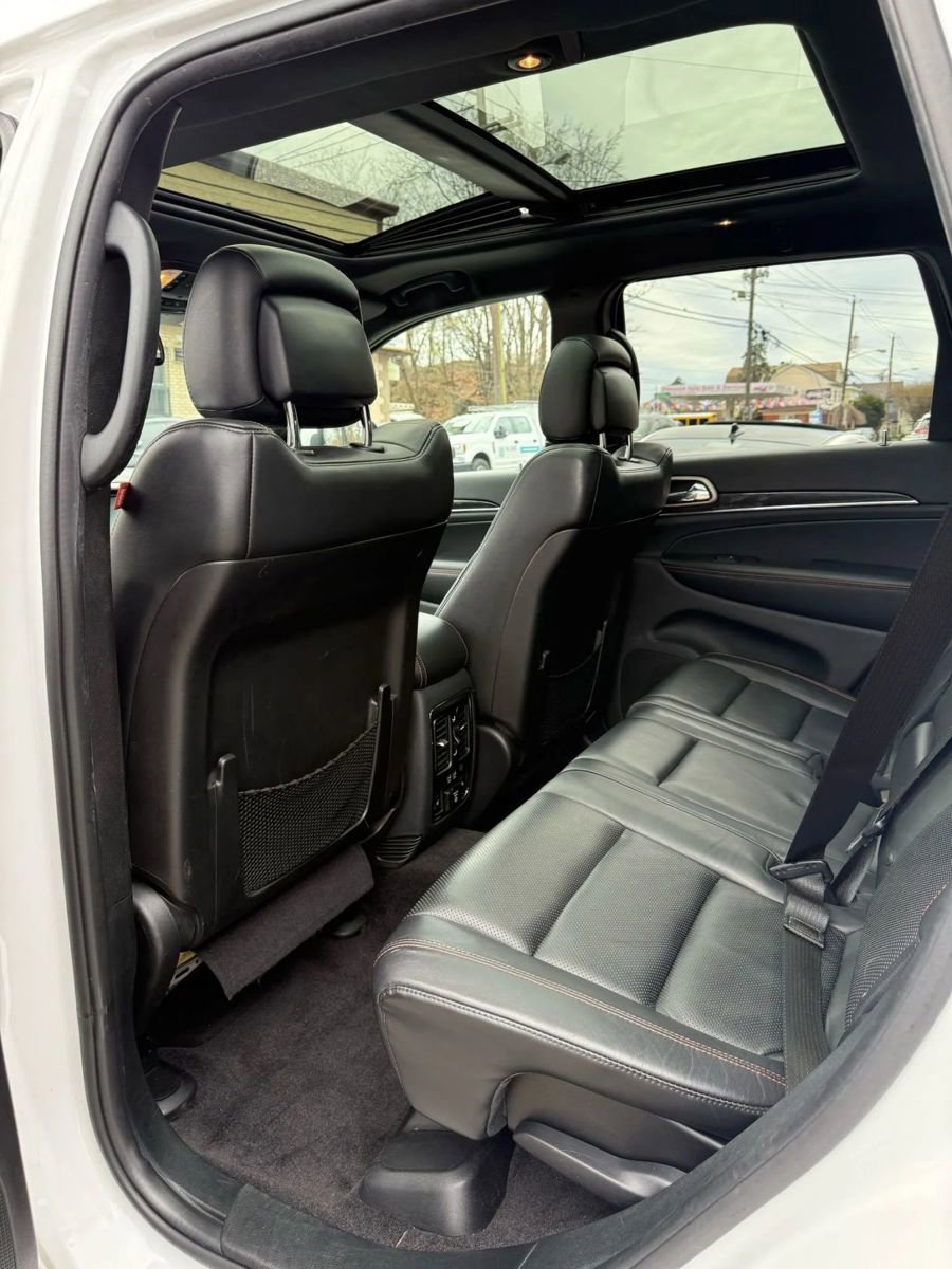 Used 2016 Jeep Grand Cherokee Limited 75th Anniversary AWD/4WD image 6