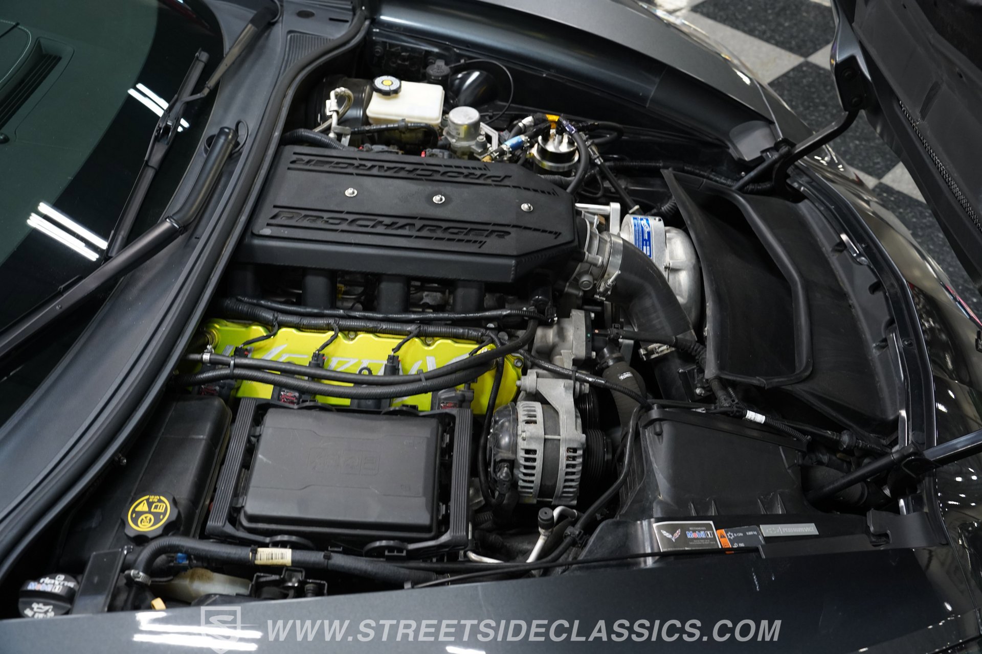 Used 2017 Chevrolet Corvette Stingray Coupe w/ Carbon Flash Badge Package image 34