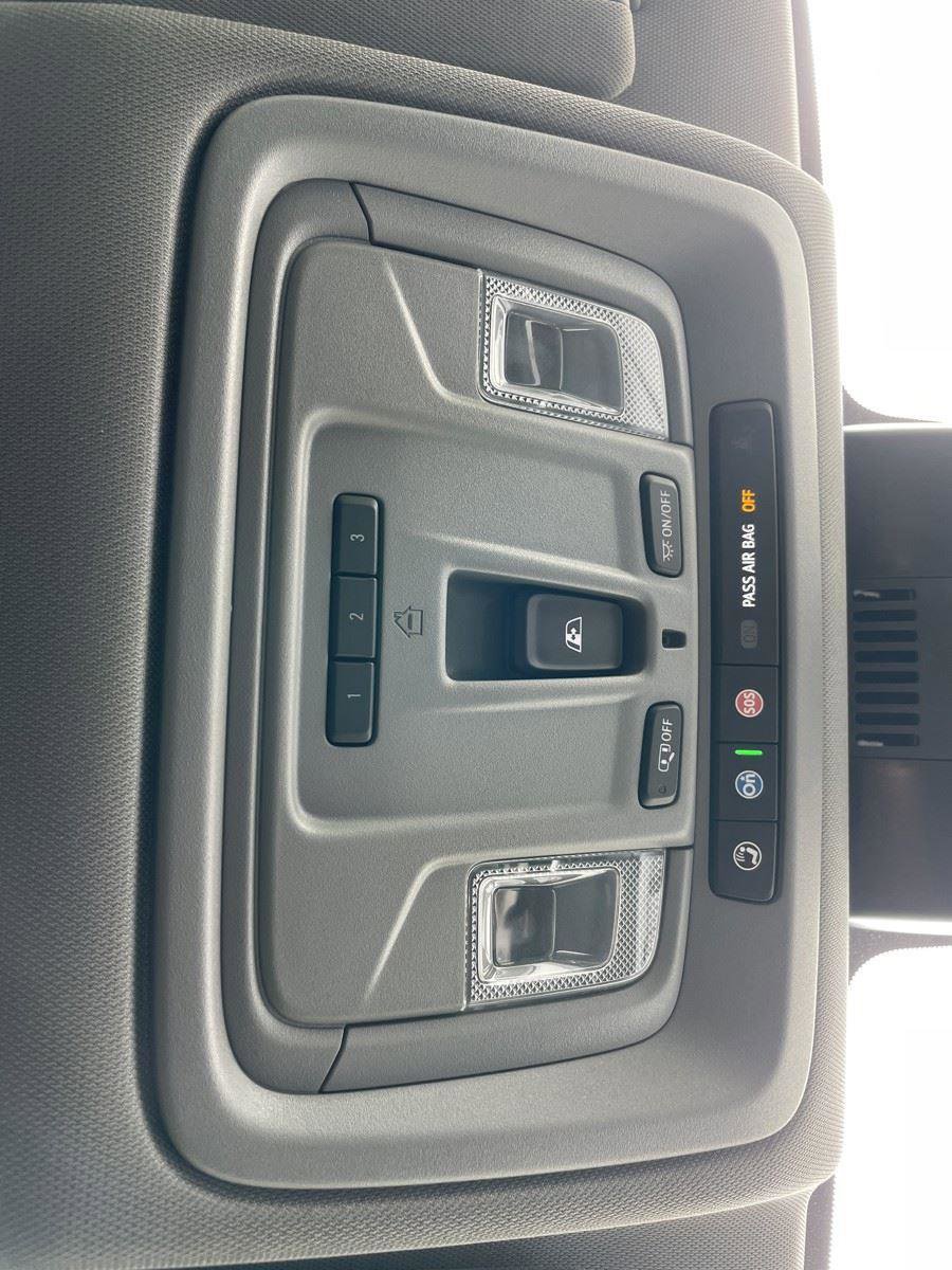 Used 2025 Chevrolet Silverado 1500 LT image 30