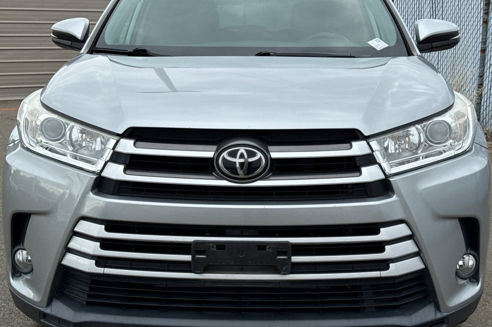 Used 2019 Toyota Highlander XLE AWD/4WD image 15