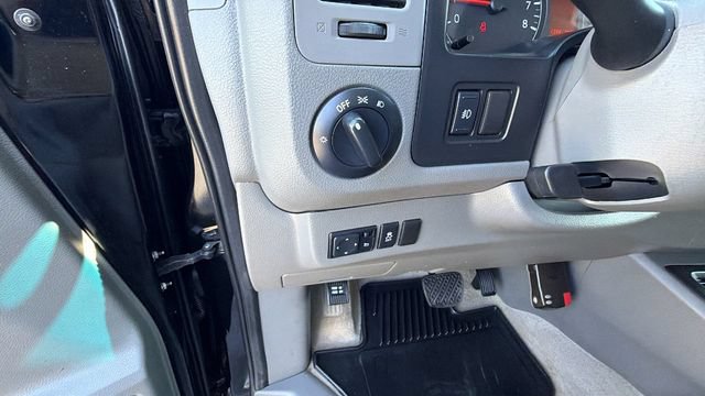 Used 2018 Nissan NV 3500 SL RWD image 24