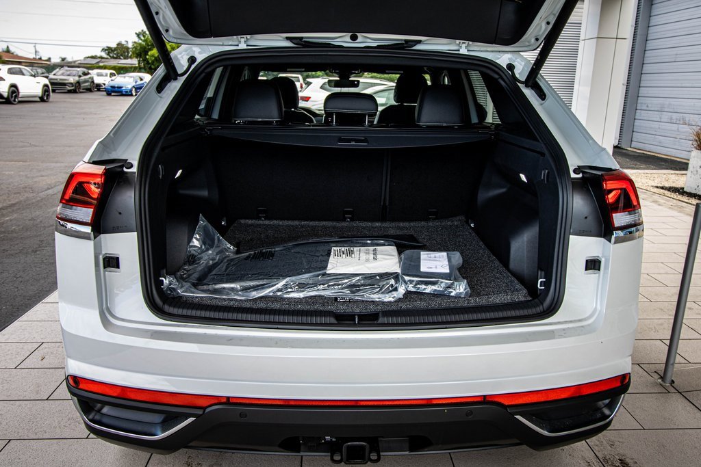 New 2026 Volkswagen Atlas Cross Sport SE image 16