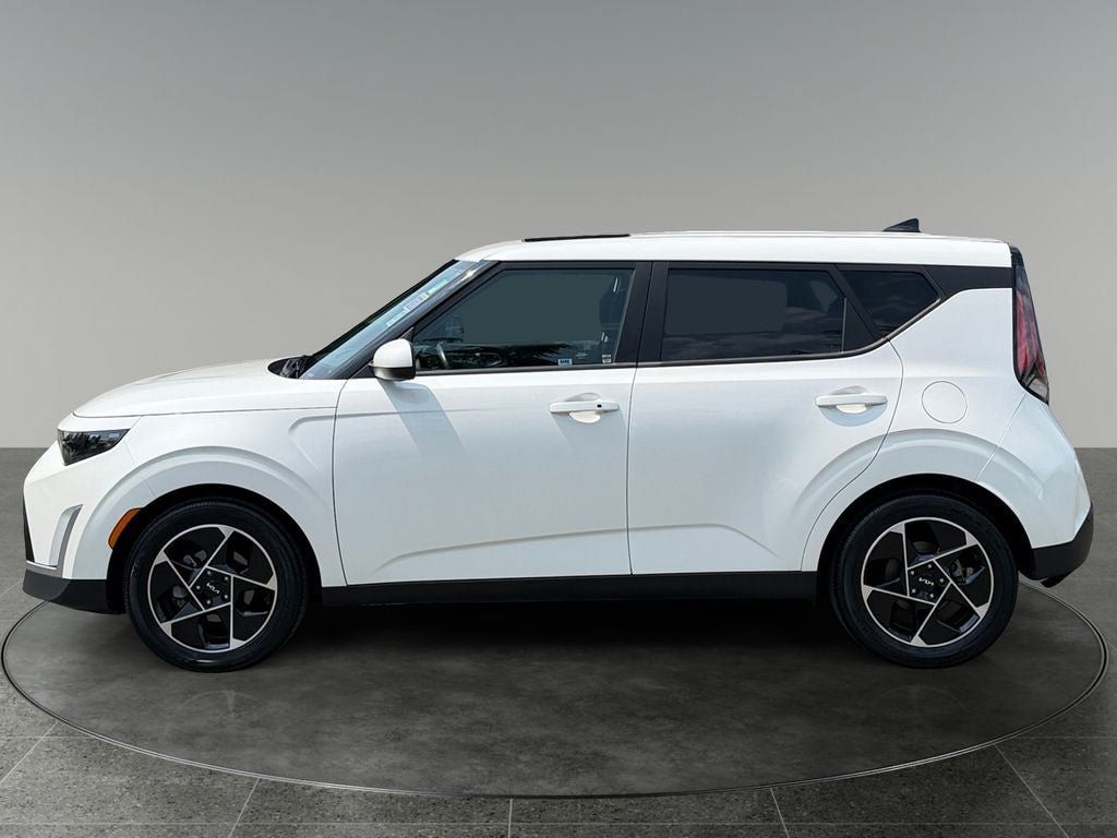 Used 2023 Kia Soul EX FWD image 5