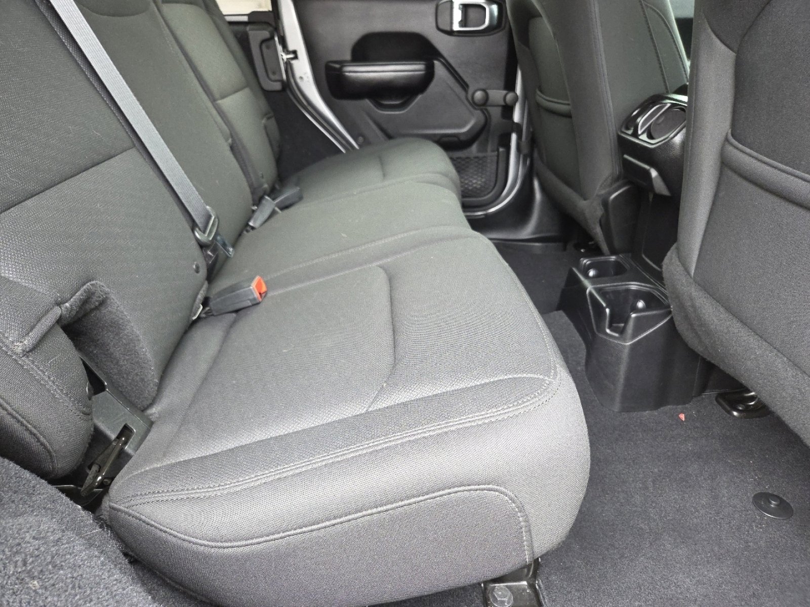 Used 2018 Jeep Wrangler Unlimited Sport AWD/4WD image 24