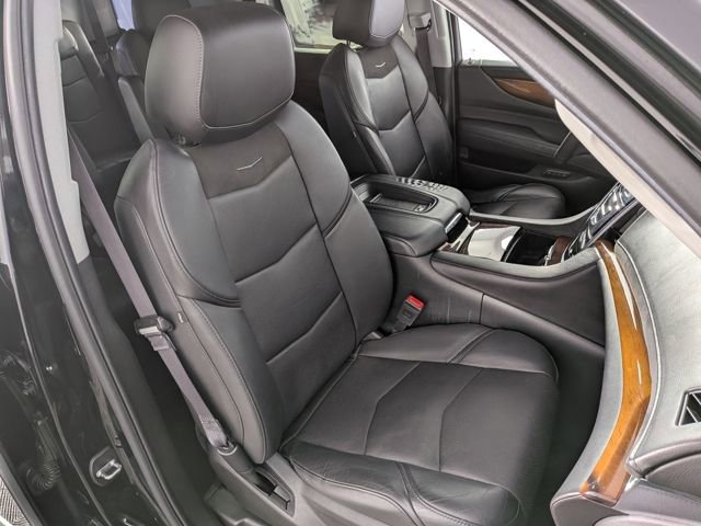 Used 2017 Cadillac Escalade Premium Luxury w/ LPO, Radiant Package image 37