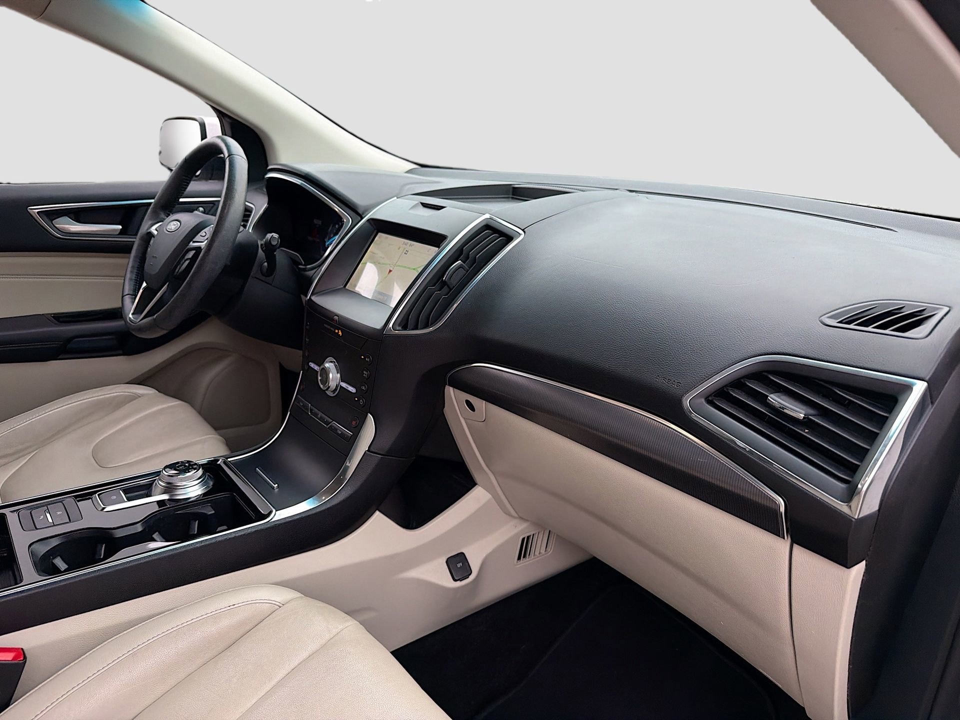 Used 2020 Ford Edge Titanium FWD image 32