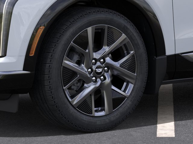 New 2027 Cadillac Optiq Luxury w/ LPO, Floor Liner Package AWD/4WD image 9