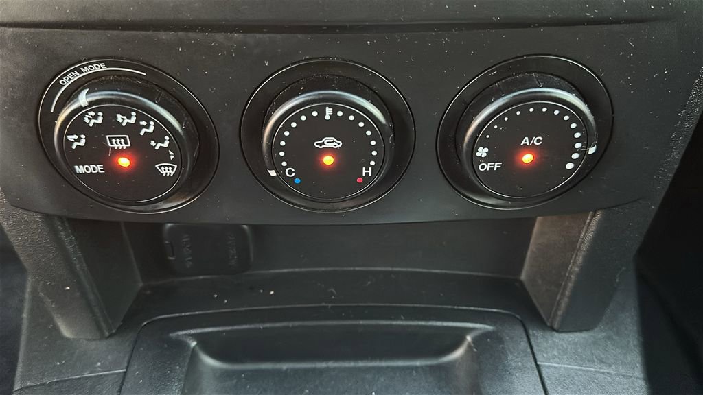 Used 2006 MAZDA MX-5 Miata Touring image 26