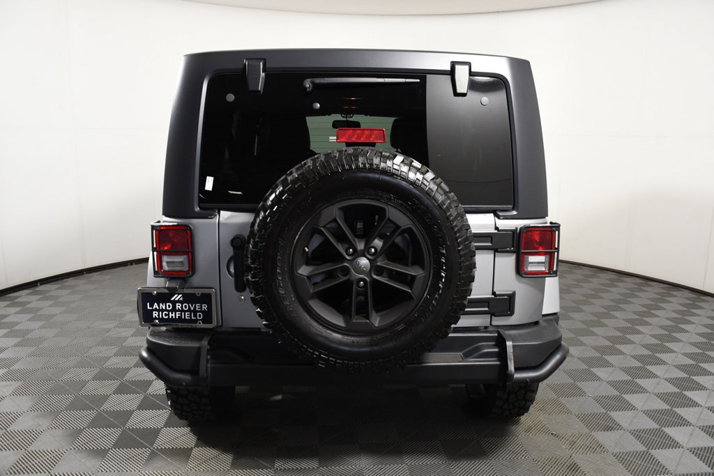 Used 2017 Jeep Wrangler Unlimited Sahara AWD/4WD image 5