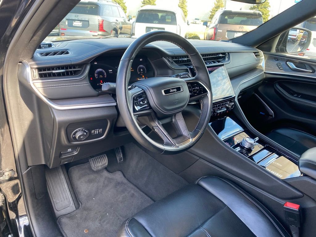 Used 2022 Jeep Grand Cherokee Overland image 12