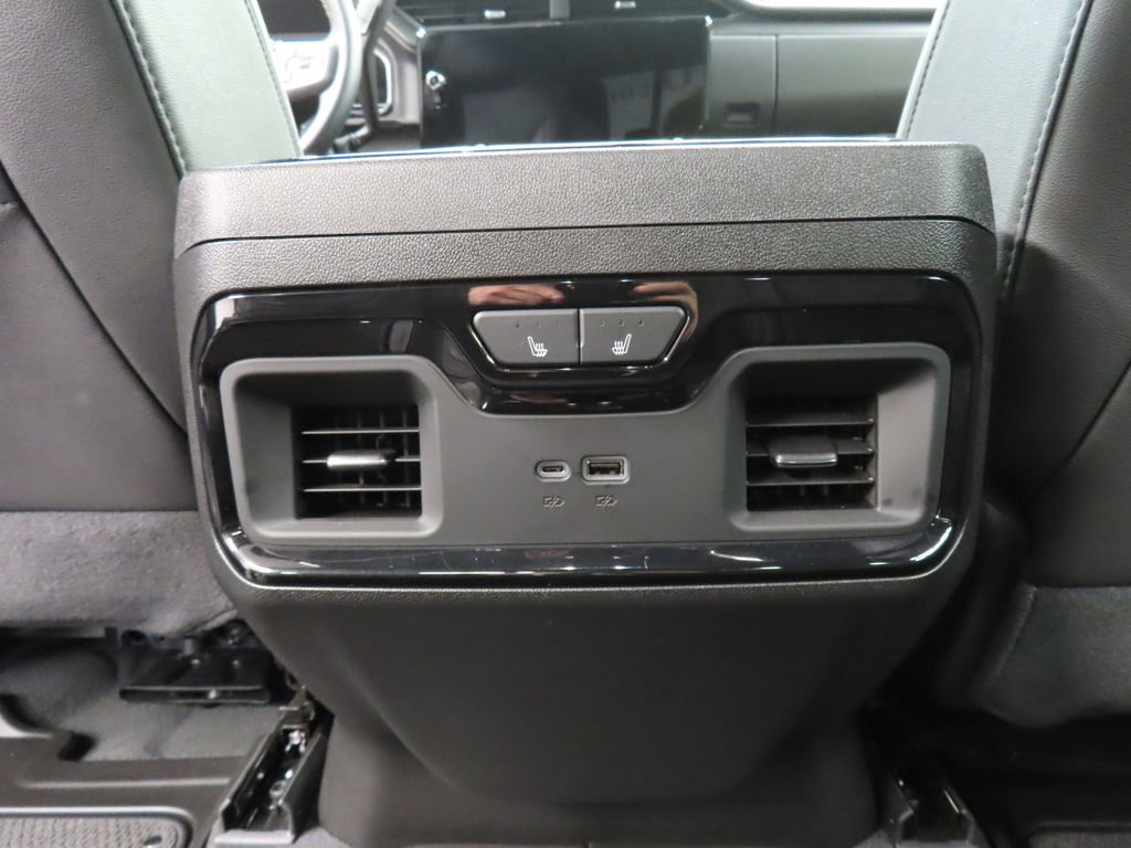 Used 2025 GMC Sierra 2500 AT4 image 11