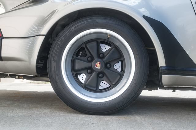 Used 1989 Porsche 911 Carrera RWD image 26
