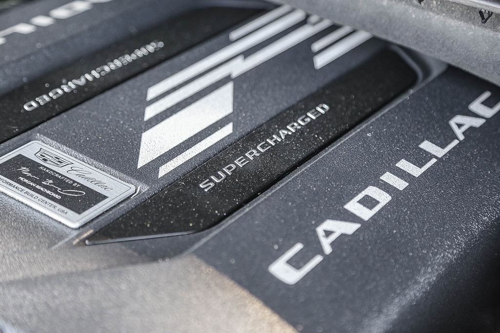 Used 2024 Cadillac Escalade V w/ LPO, ONYX Package image 30
