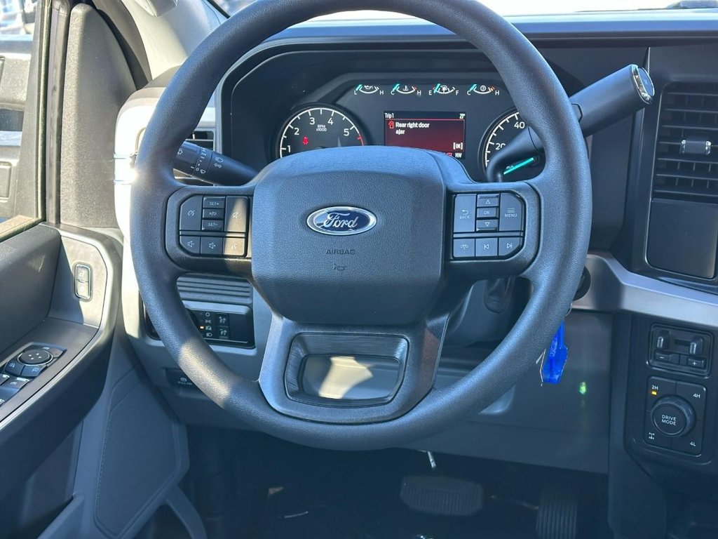 New 2026 Ford F250 XLT w/ FX4 Off-Road Package AWD/4WD image 6