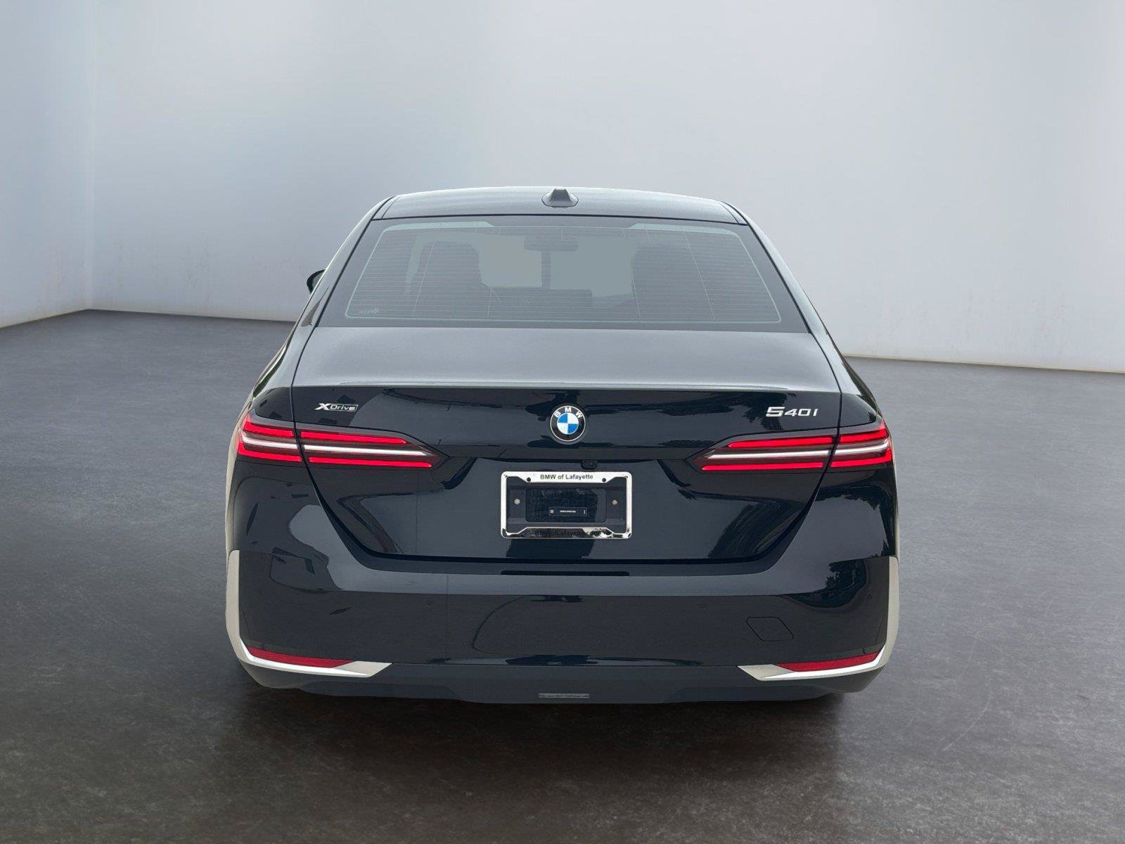 Used 2024 BMW 540i xDrive w/ Premium Package AWD/4WD image 4