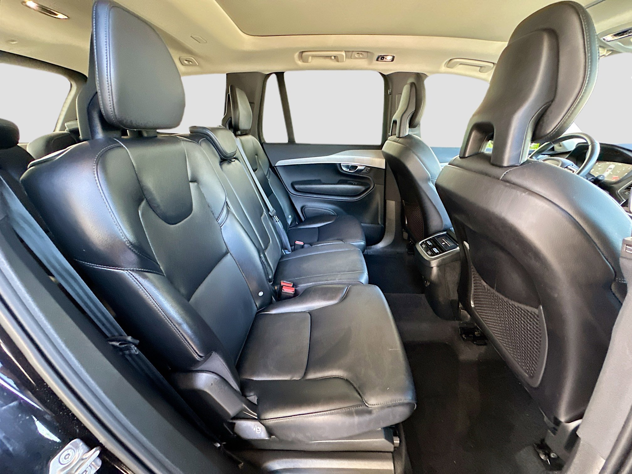 Used 2021 Volvo XC90 T5 Momentum image 27