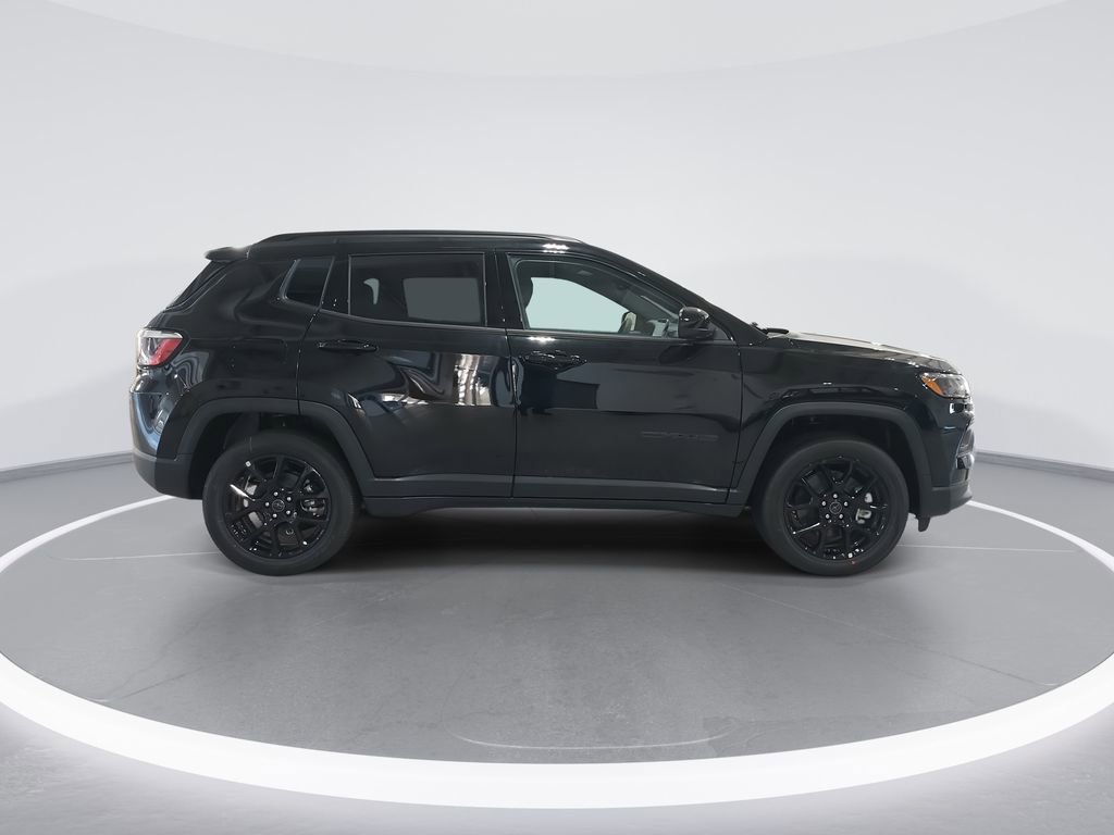 New 2026 Jeep Compass Latitude image 9