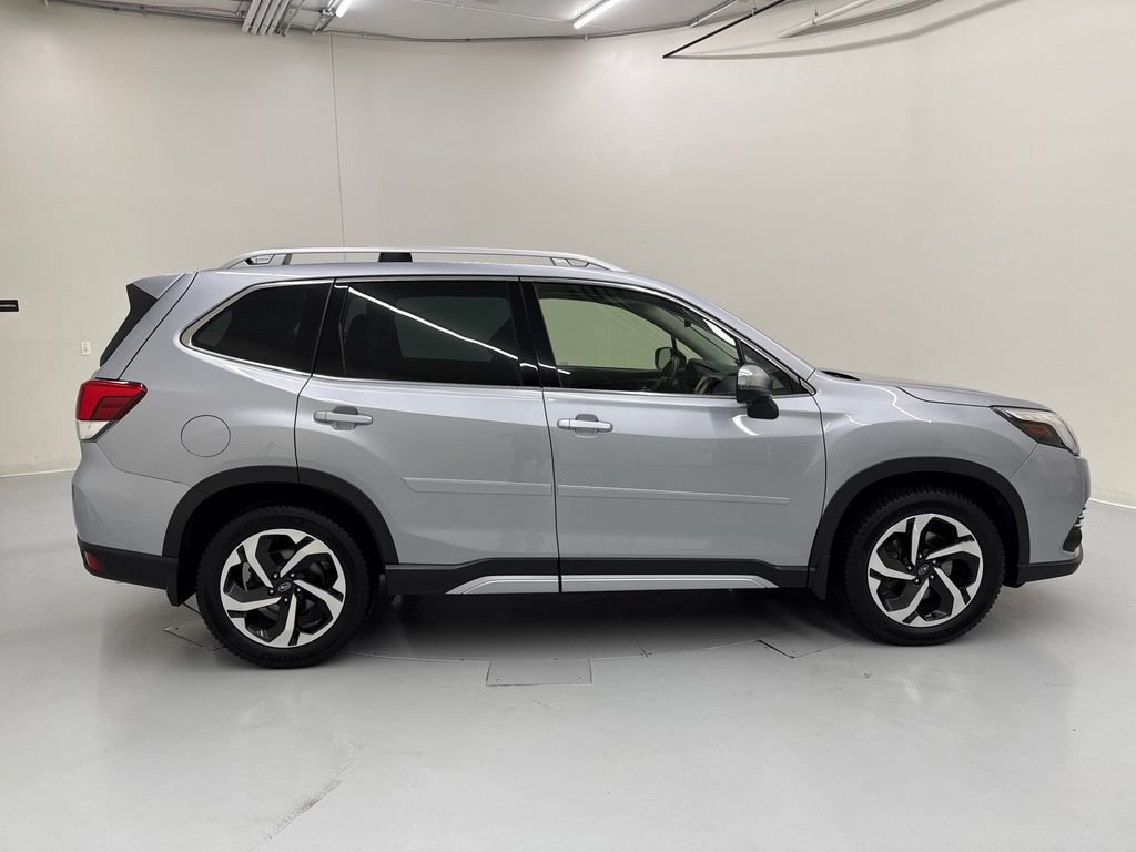 Used 2023 Subaru Forester Touring AWD/4WD image 6