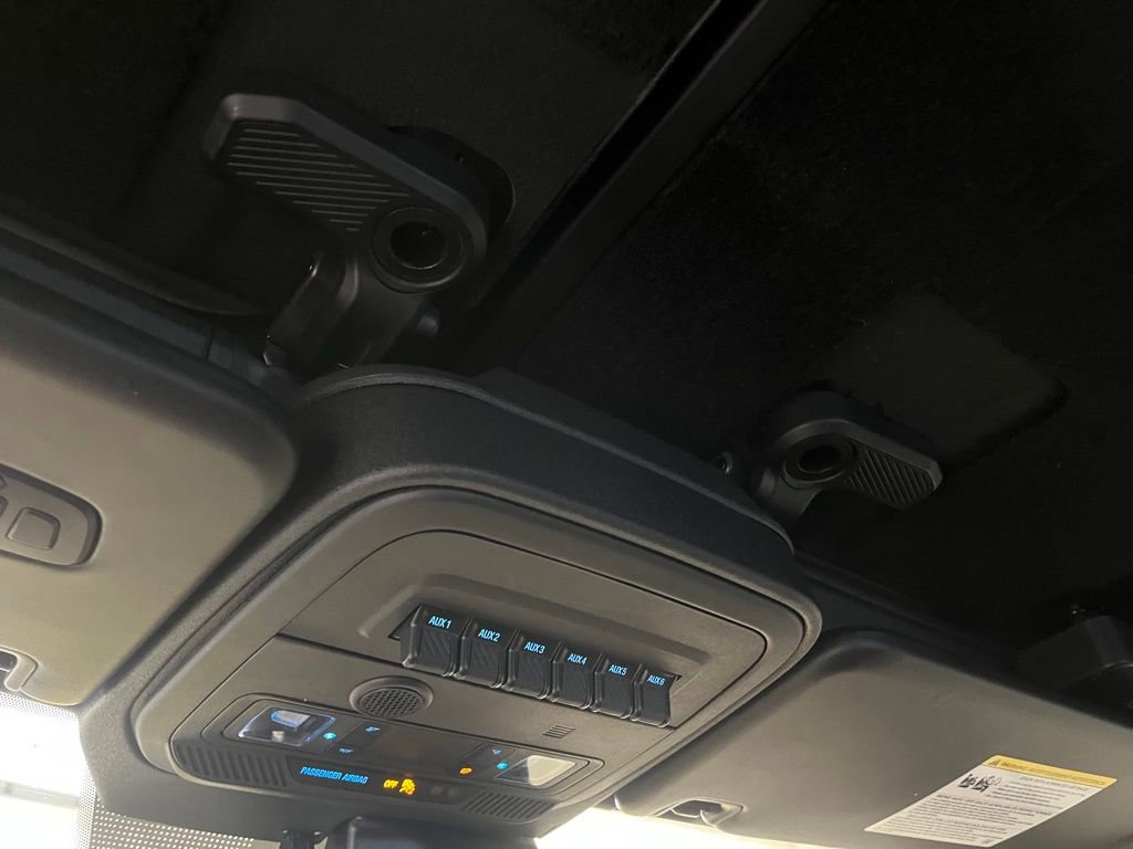 Used 2023 Ford Bronco Wildtrak image 16