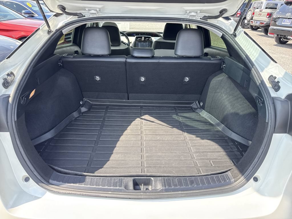 Used 2017 Toyota Prius Three Touring FWD image 31