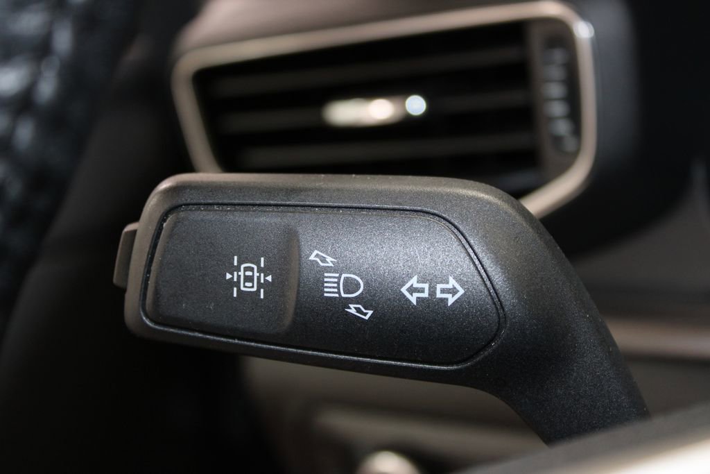 Used 2023 Ford Explorer Limited image 48