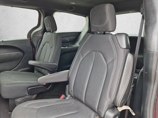Used 2018 Chrysler Pacifica Touring Plus w/ S Appearance Package FWD image 19