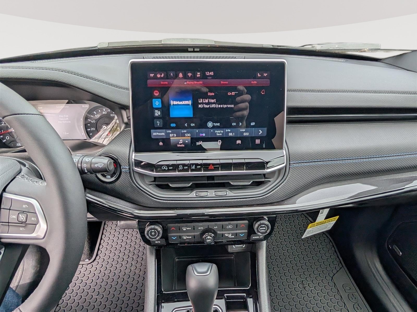 New 2025 Jeep Compass Latitude w/ Sun & Sound Group AWD/4WD image 13