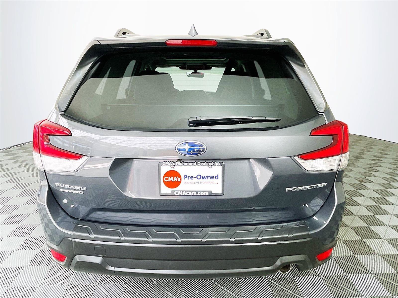 Used 2023 Subaru Forester Limited AWD/4WD image 9