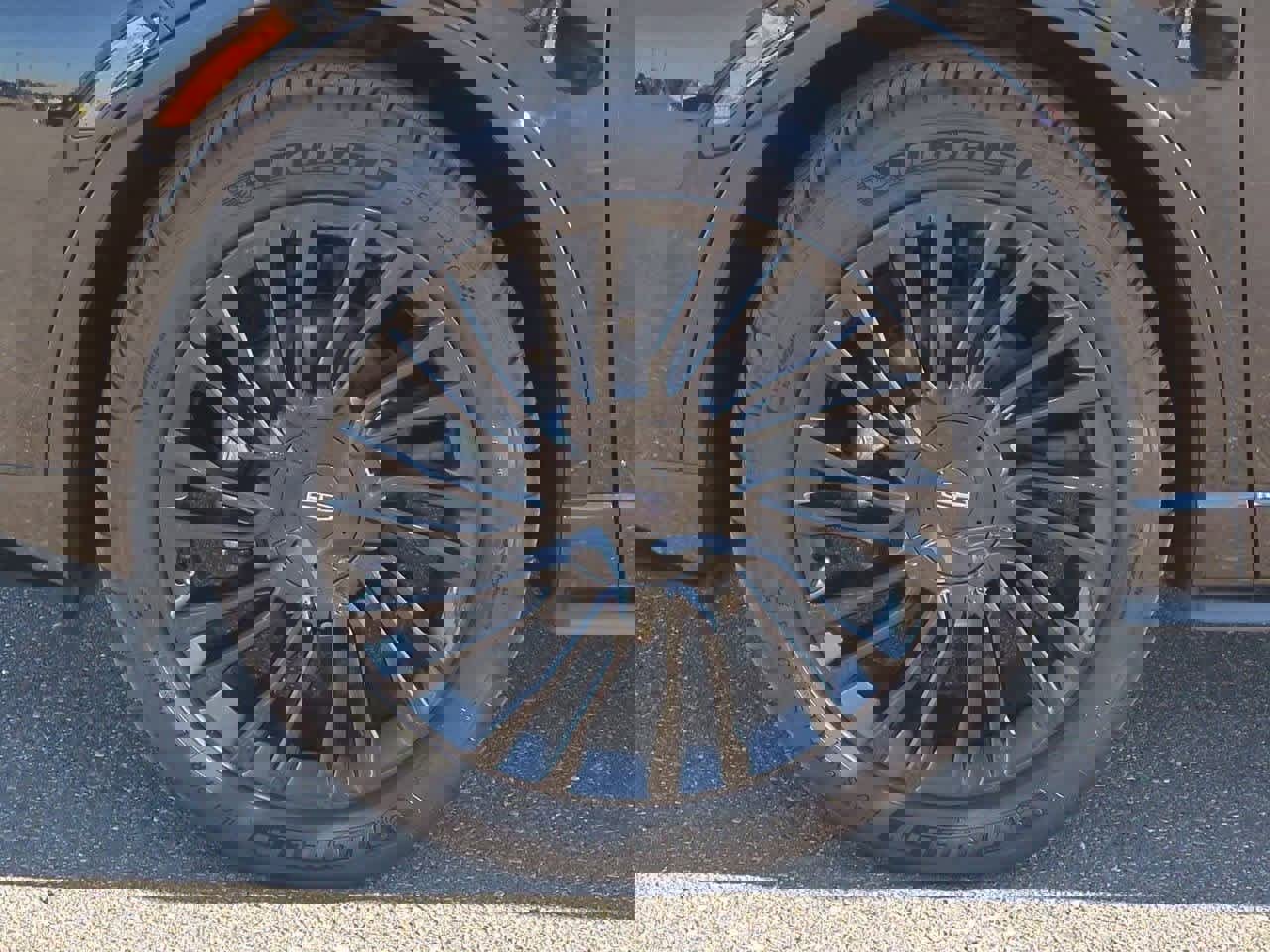 Used 2022 Lincoln Corsair Reserve image 13